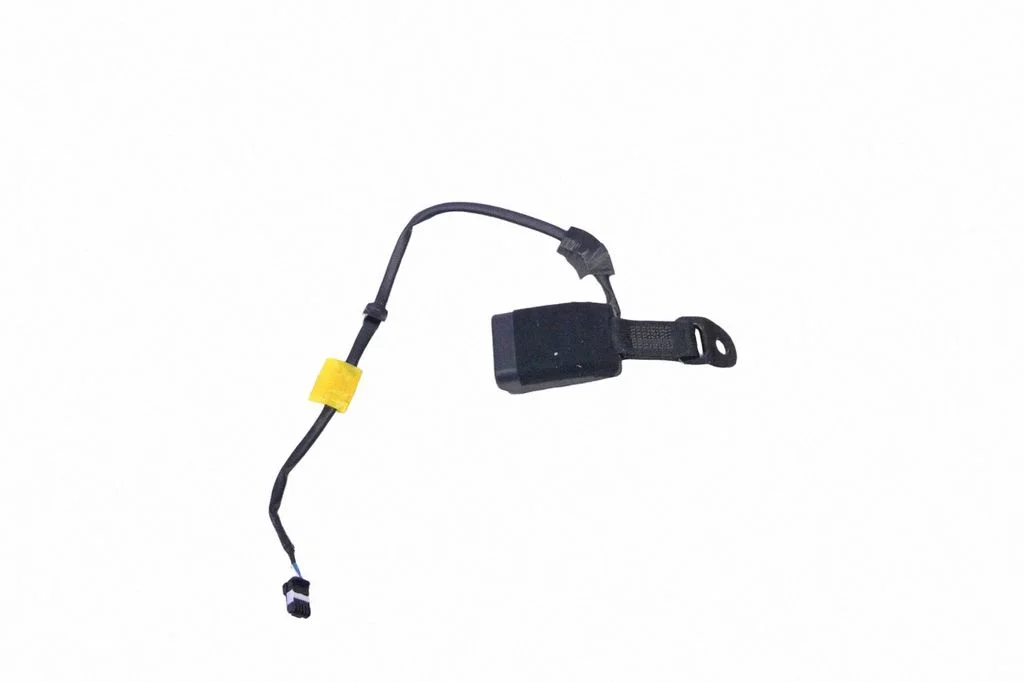 Rear seatbelt buckle – Lexus RC (2014-)