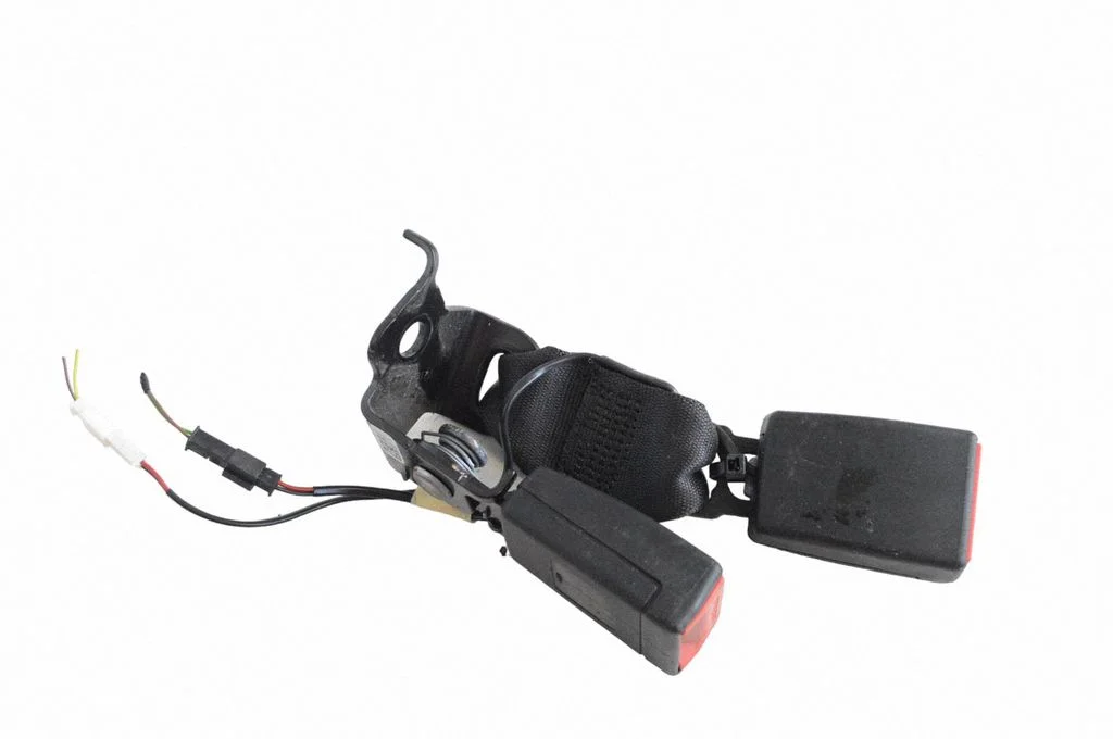 Rear seatbelt buckle – BMW X3 G01 (2018-2024)