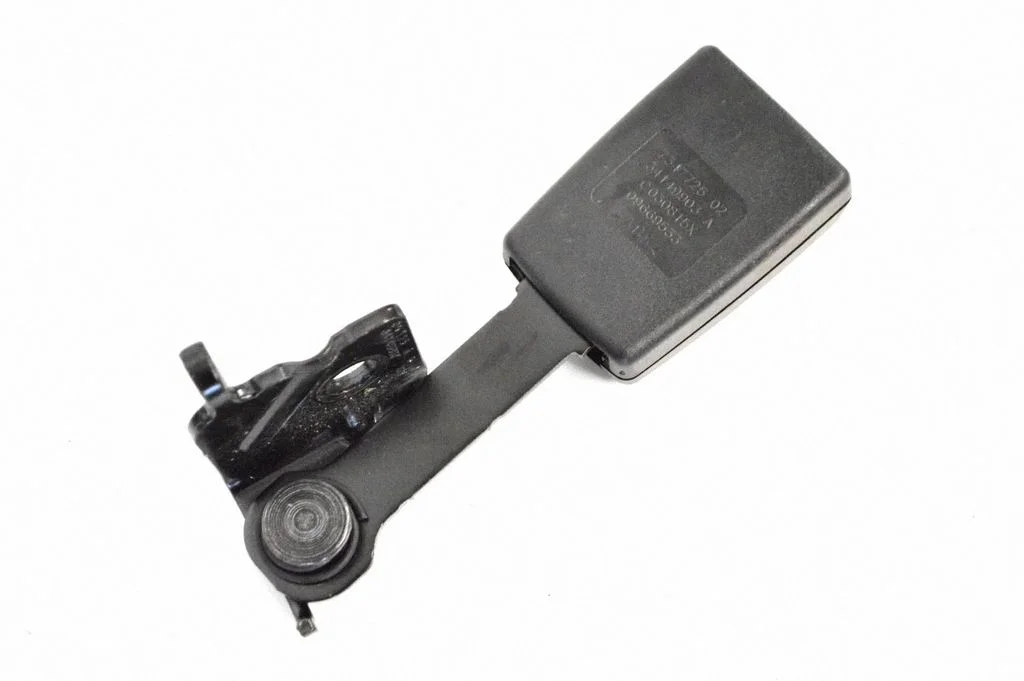 Rear seatbelt buckle 7347725