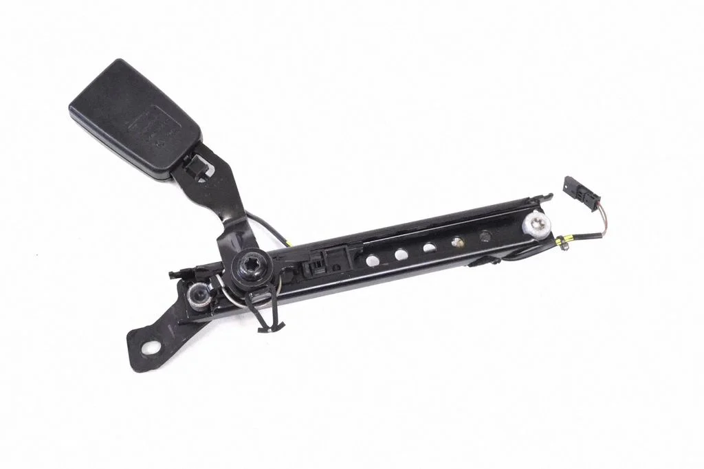 Rear seatbelt buckle – Mercedes-Benz S-Class W221 (2005-2013)