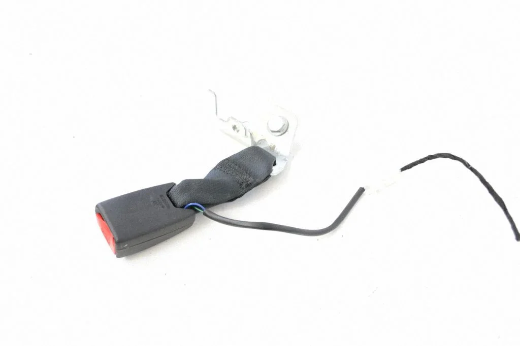 Rear seatbelt buckle – Nissan Qashqai (2010-2014)
