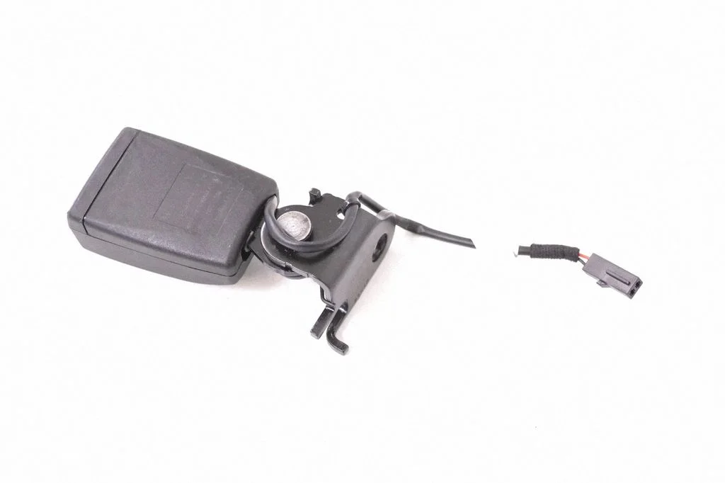 Rear seatbelt buckle – Porsche Macan (95B) (2014-2018)