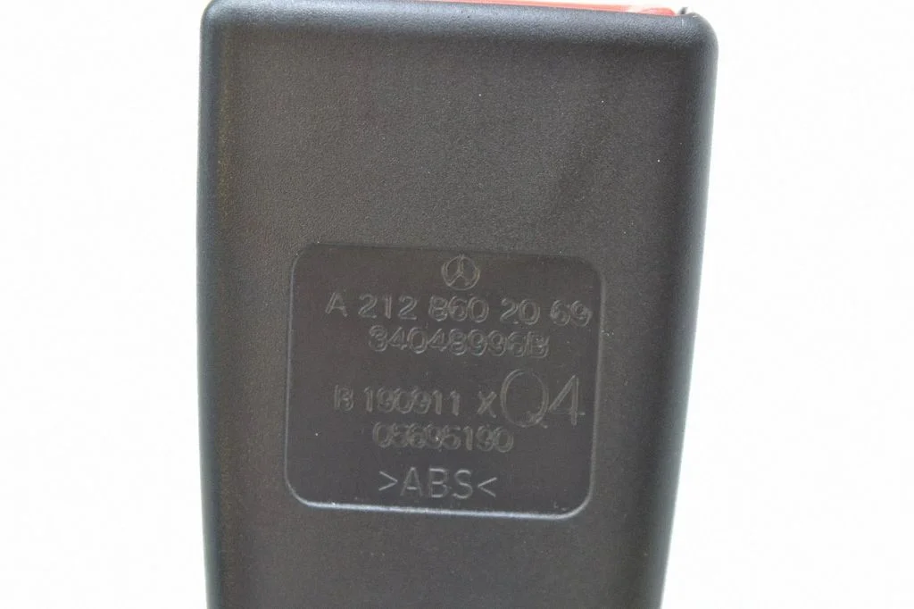 Aizmugurējās drošības jostas sprādze – Mercedes-Benz CLS klase C218 X218 (2011-2017)