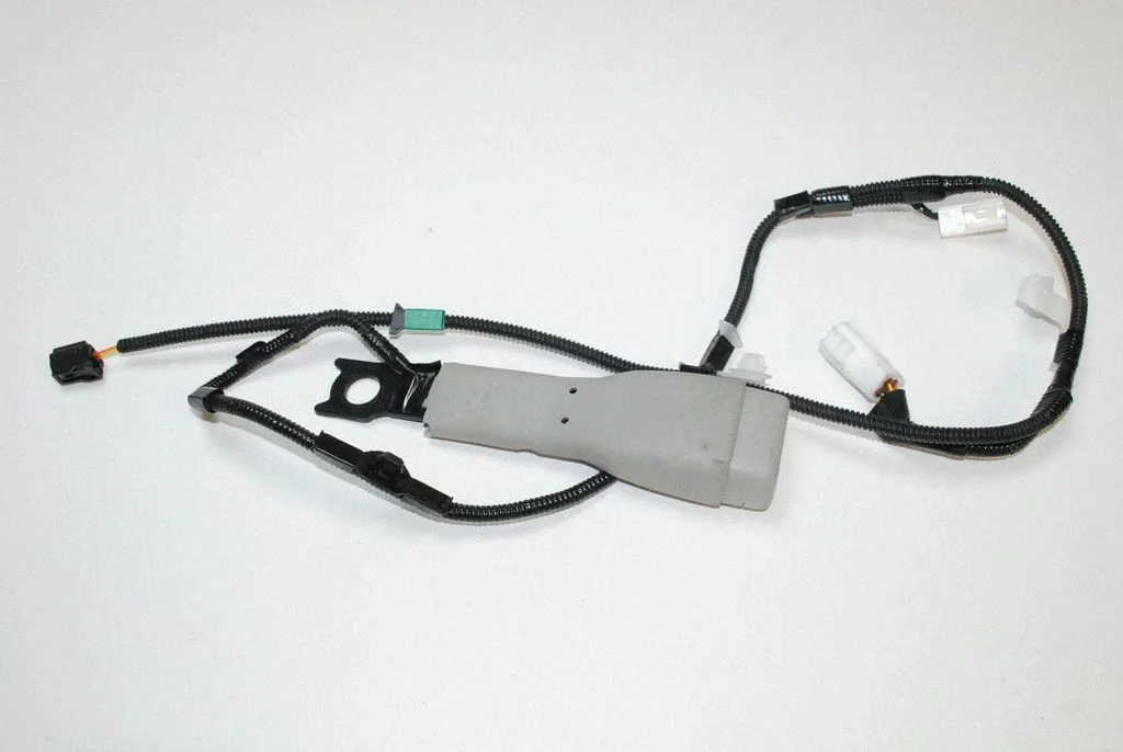 Eesmise turvavöö pannal – Lexus GS 250 350 300H 450H (2013-)