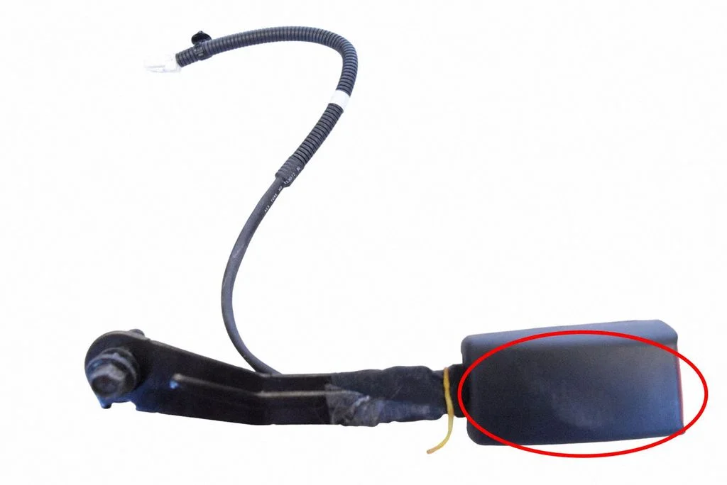 Priekšējās drošības jostas sprādze 74B1034002LBA