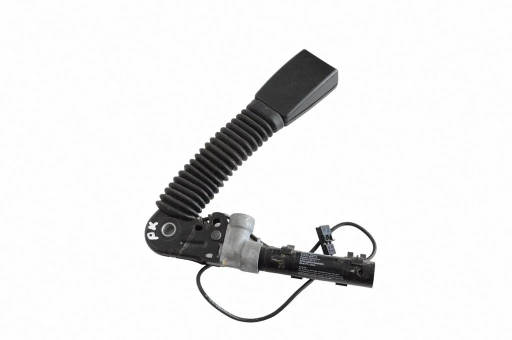 Front seatbelt buckle – BMW 6 Series E63 E64 (2002-2010)