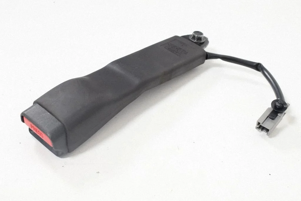 Eesmise turvavöö pannal 101949305