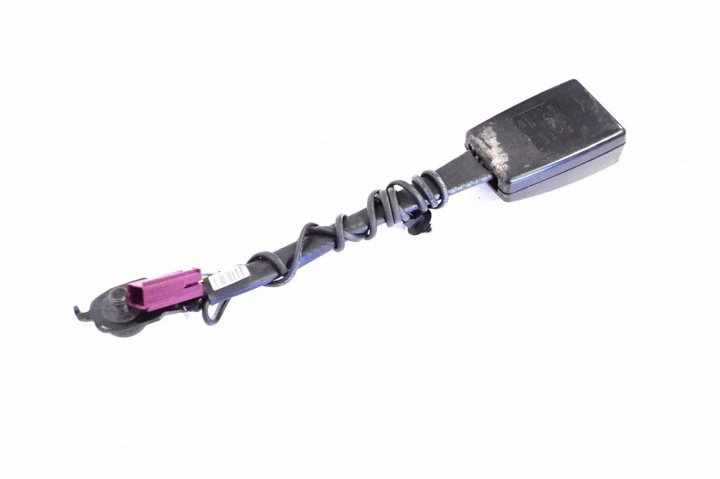 Priekšējās drošības jostas sprādze BM5161208CBW