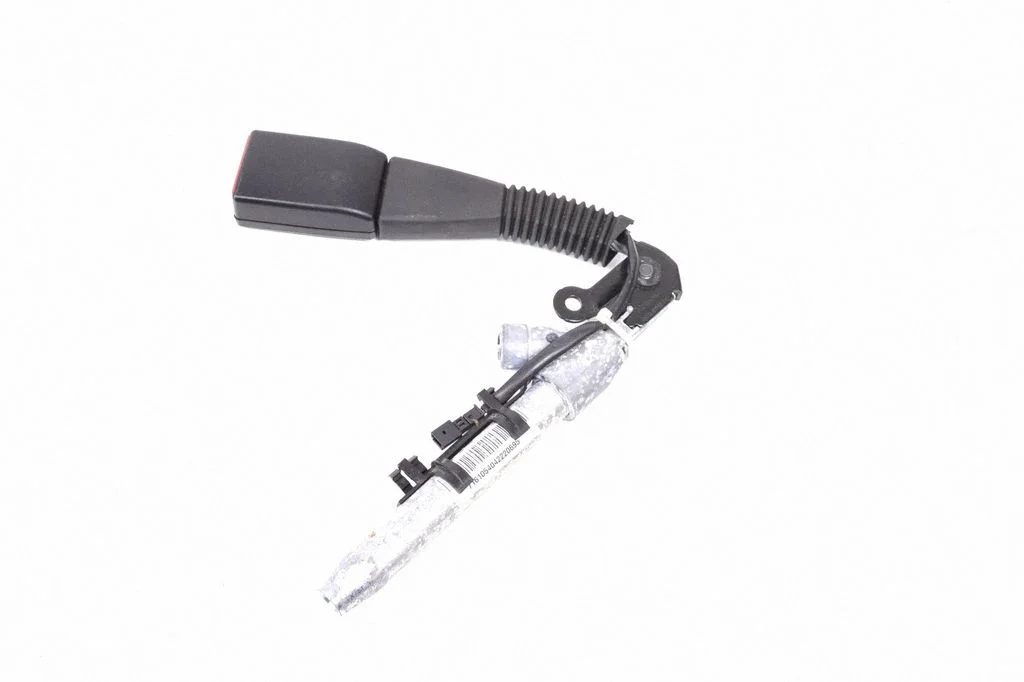 Front seatbelt buckle – BMW X5 E70 (2006-2013)