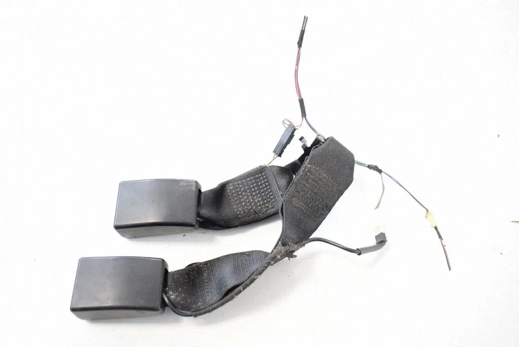 Keskmise turvavöö pannal (tagumine) – BMW 3-seeria F30 F35 F31 (2012-2018)