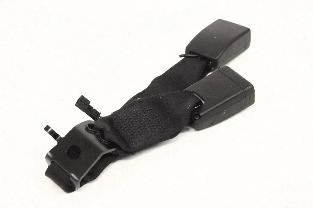 Keskmise turvavöö pannal (tagumine) – BMW 3-seeria F30 F35 F31 (2012-2018)