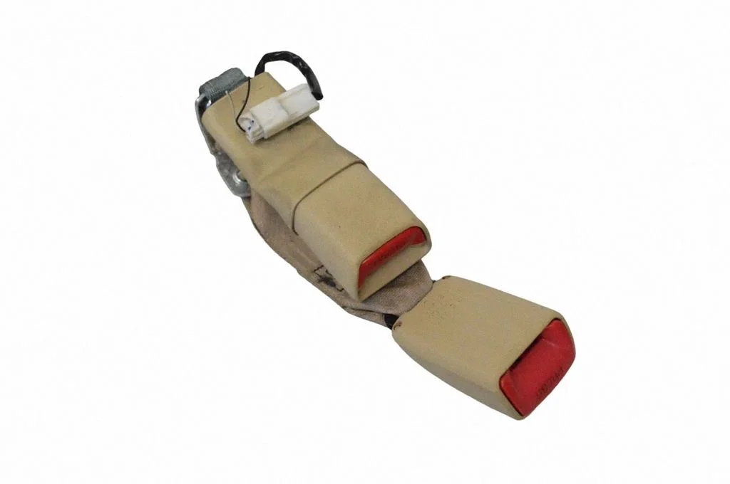 Middle seatbelt buckle (rear)