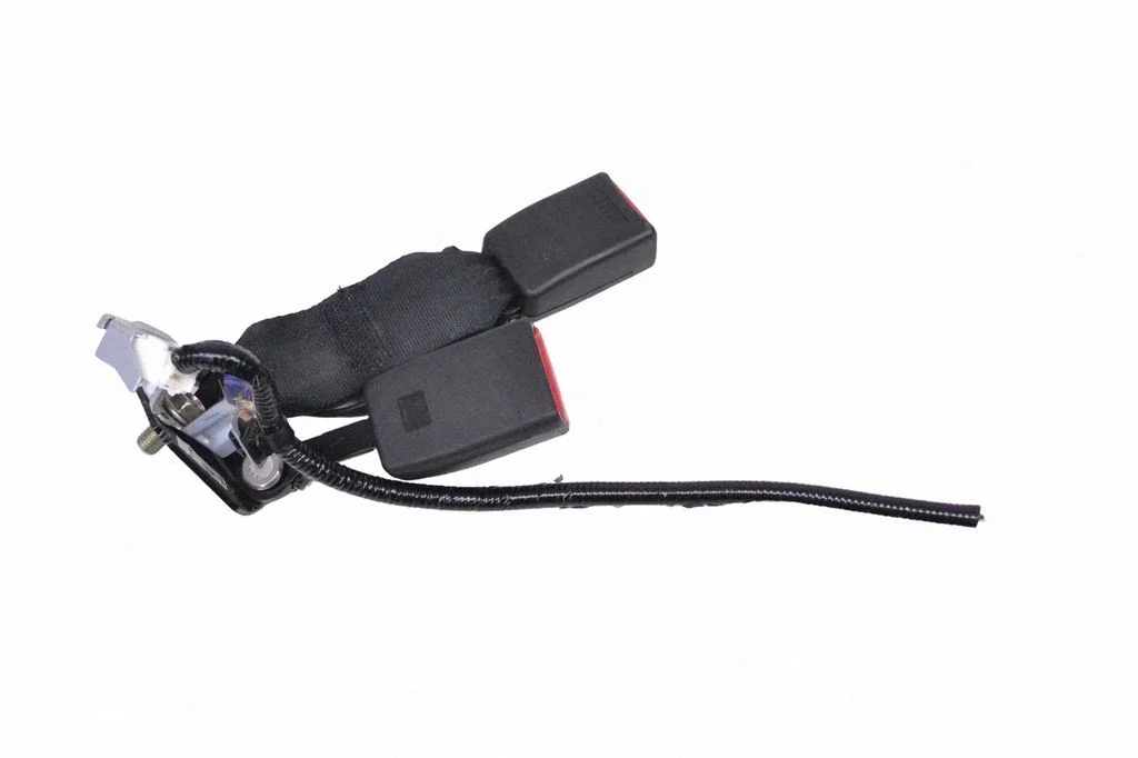 Middle seatbelt buckle (rear) – Mazda 6 (2013-2016)
