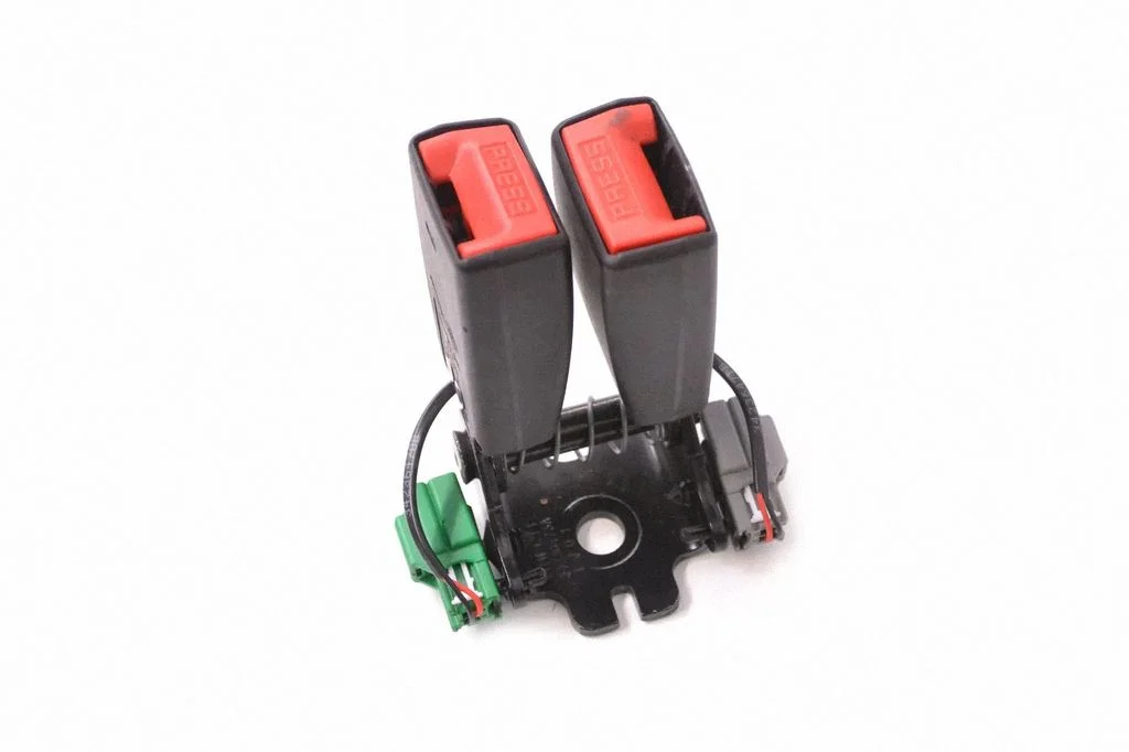 Middle seatbelt buckle (rear) J9D3G13K210AB