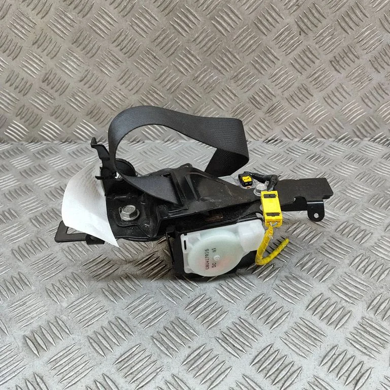 Aizmugurējā drošības josta 64660AL020VH