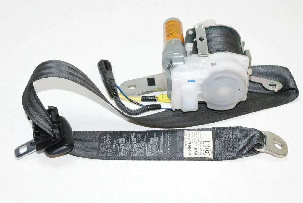 Rear seatbelt 7M3600P