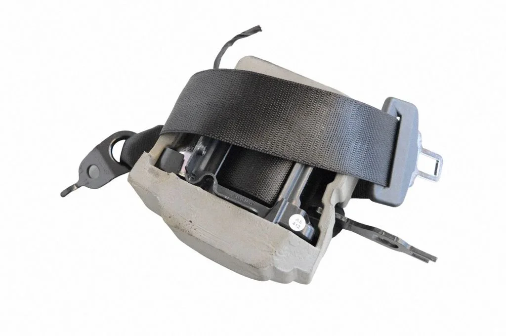 Rear seatbelt 22B082LA0032