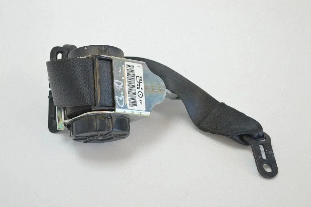 Rear seatbelt – BMW 3 Series E90 E91 (2005-2012)