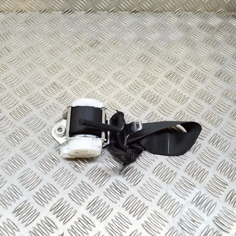 Aizmugurējā drošības josta 34128956D