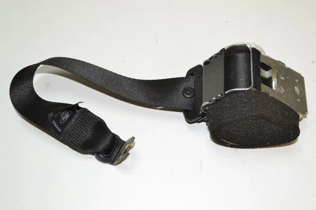 Aizmugurējā drošības josta 33060026