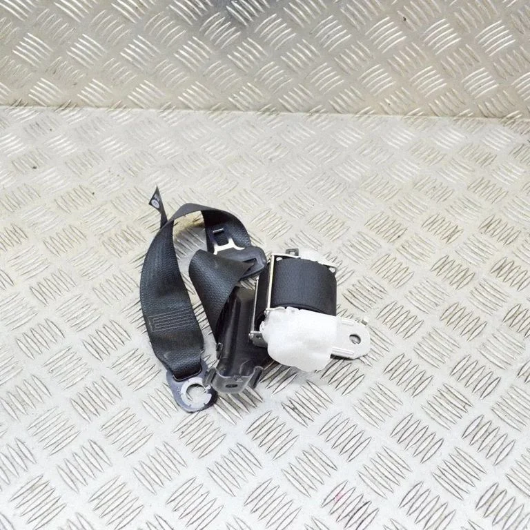 Tagumine turvavöö 7W7160