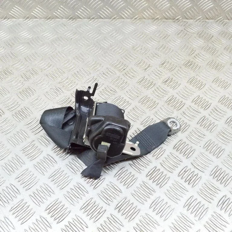 Rear seatbelt – Lexus NX (2014-2021)