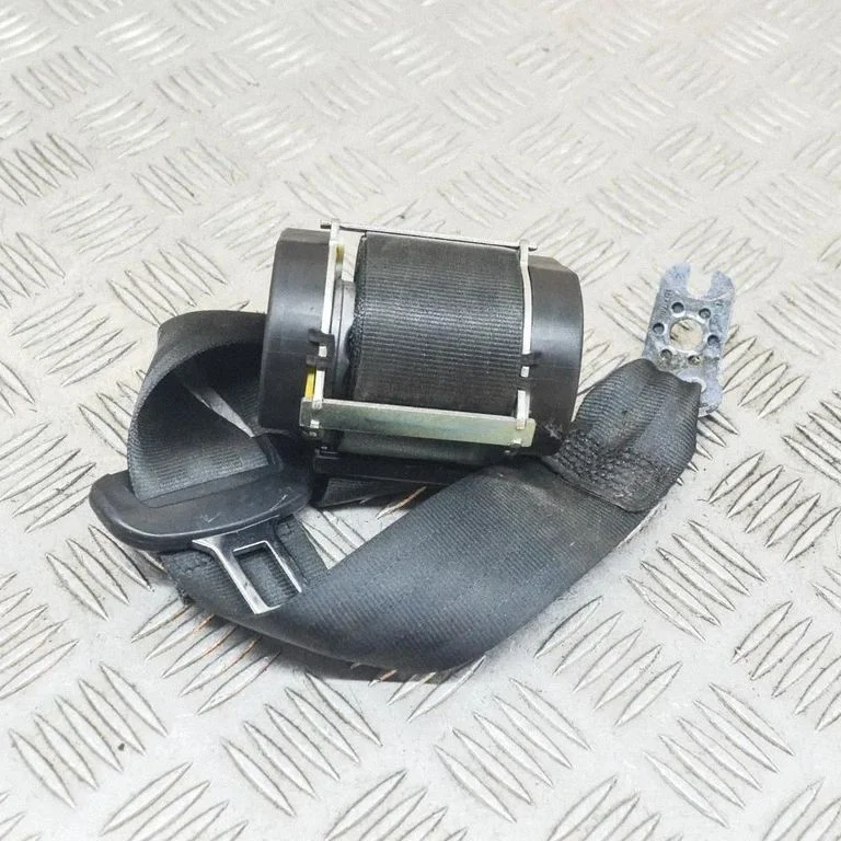 Aizmugurējā drošības josta 5E5857447B