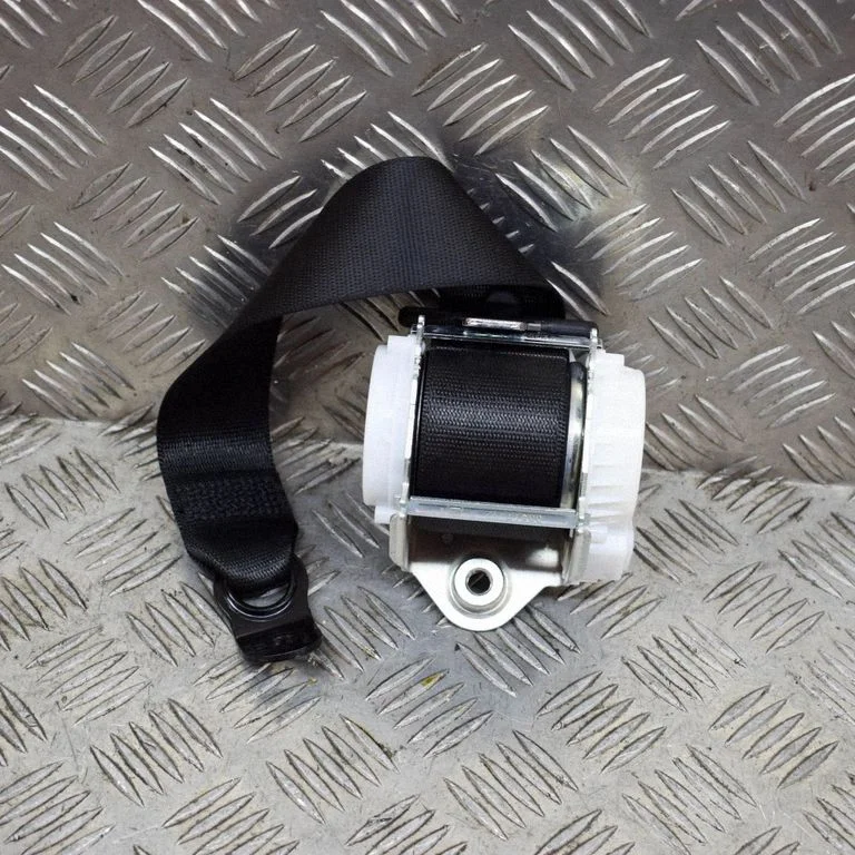 Aizmugurējā drošības josta – BMW i3 (2013-)