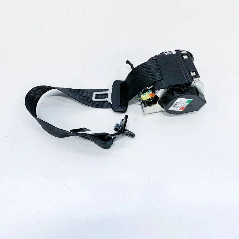 Tagumine turvavöö 630953700F