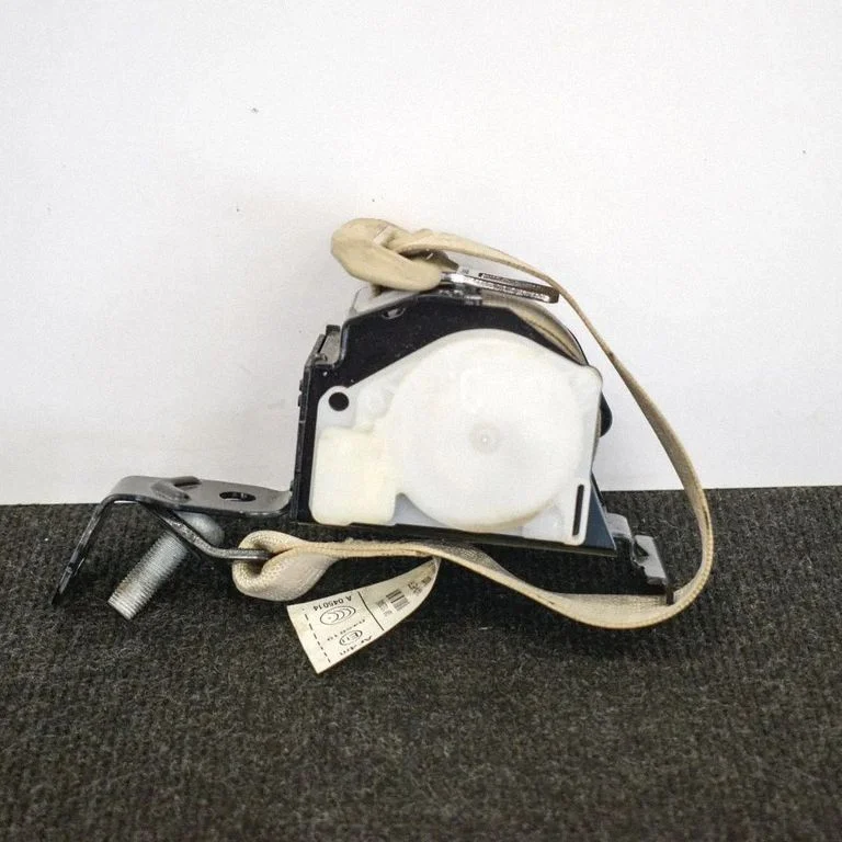 Rear seatbelt – right