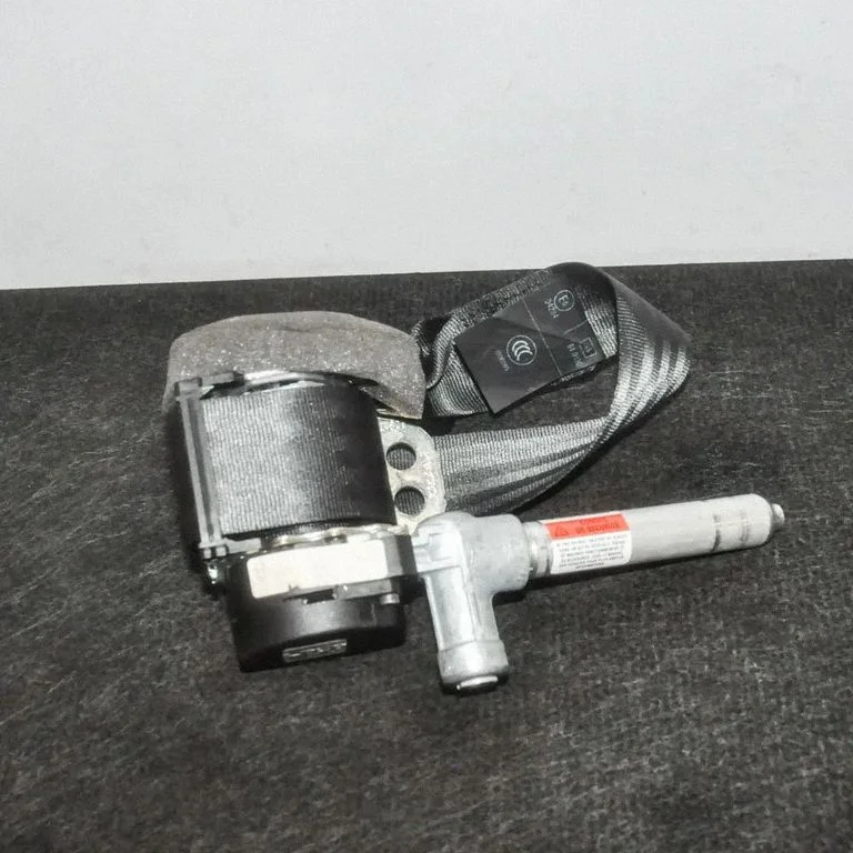 Rear seatbelt 30642227 – Volvo C30 (2010-2013)