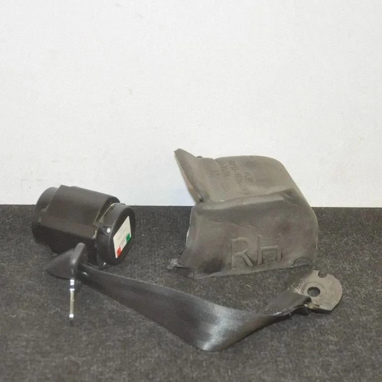 Rear seatbelt – Land Rover Range Rover Evoque L538 (2011-2018)