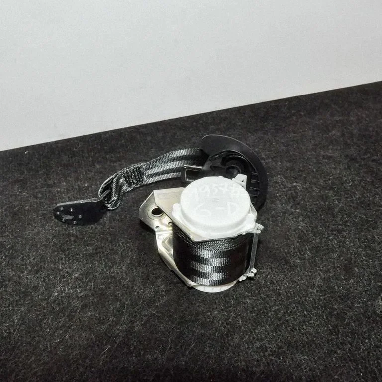 Aizmugurējā drošības josta 6C0857806