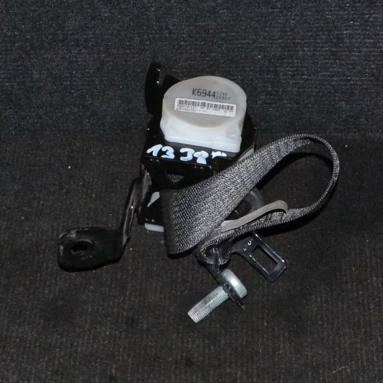 Aizmugurējā drošības josta 13288436