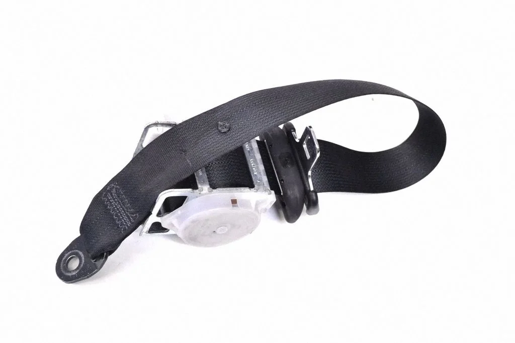 Rear seatbelt – Chrysler 300C (2011-)