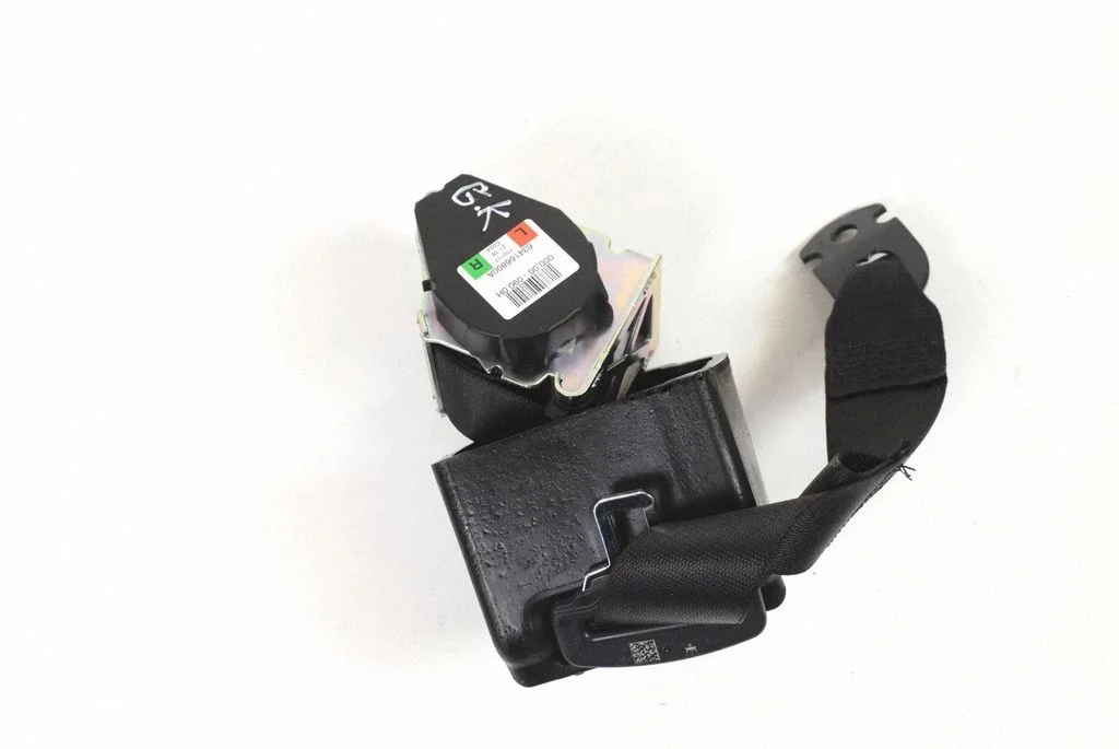 Rear seatbelt 634166800A