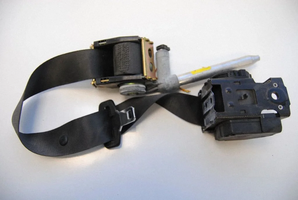Rear seatbelt – BMW 7 Series E65 E66 (2001-2008)