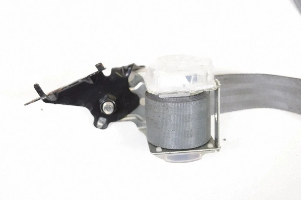 Rear seatbelt 762000