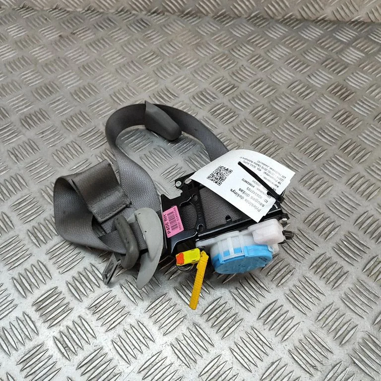 Pas bezpieczeństwa przedni 88820B2400GA6