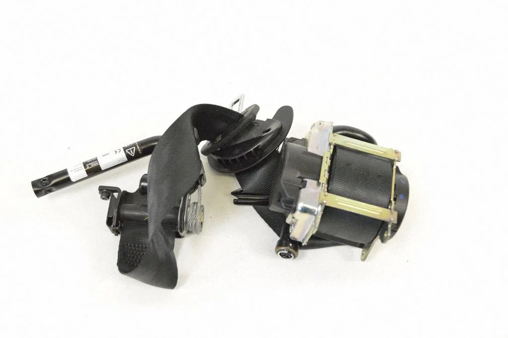 Front seatbelt – Land Rover Discovery Sport (2014-)