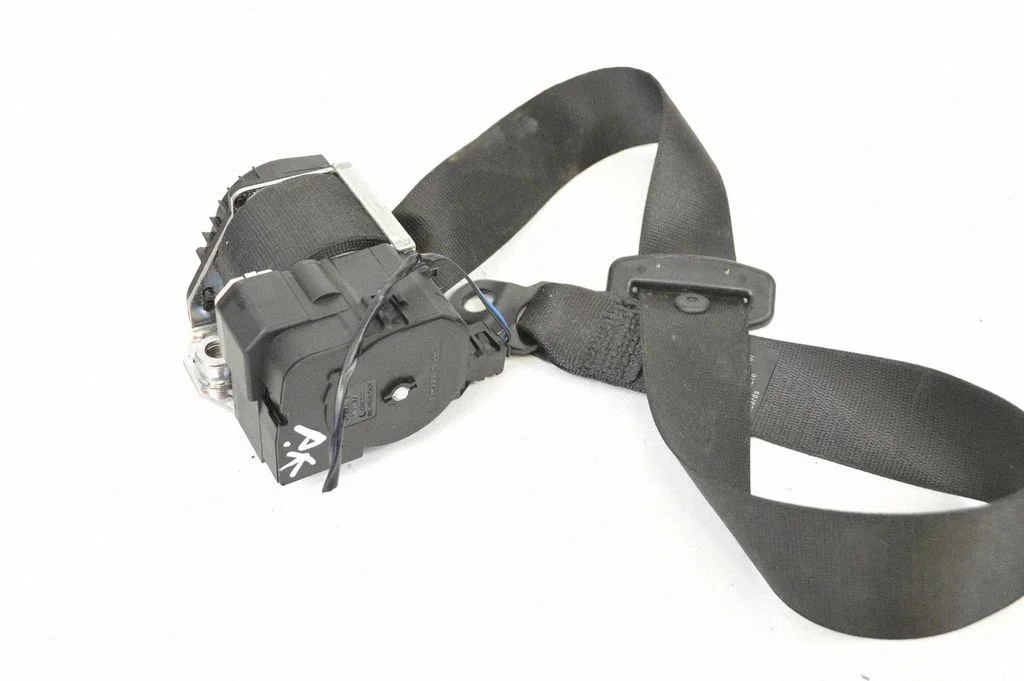Front seatbelt AW83611B09AA