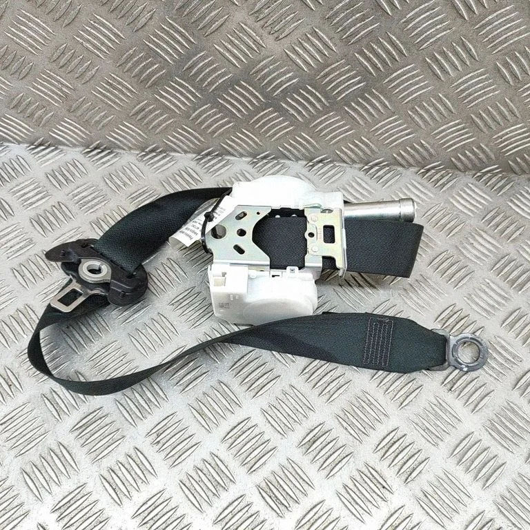 Front seatbelt – Lexus RX 450H (2016-)