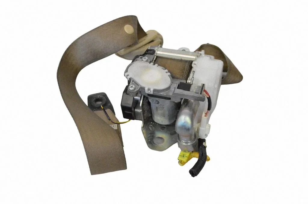 Front seatbelt 7Q1510P