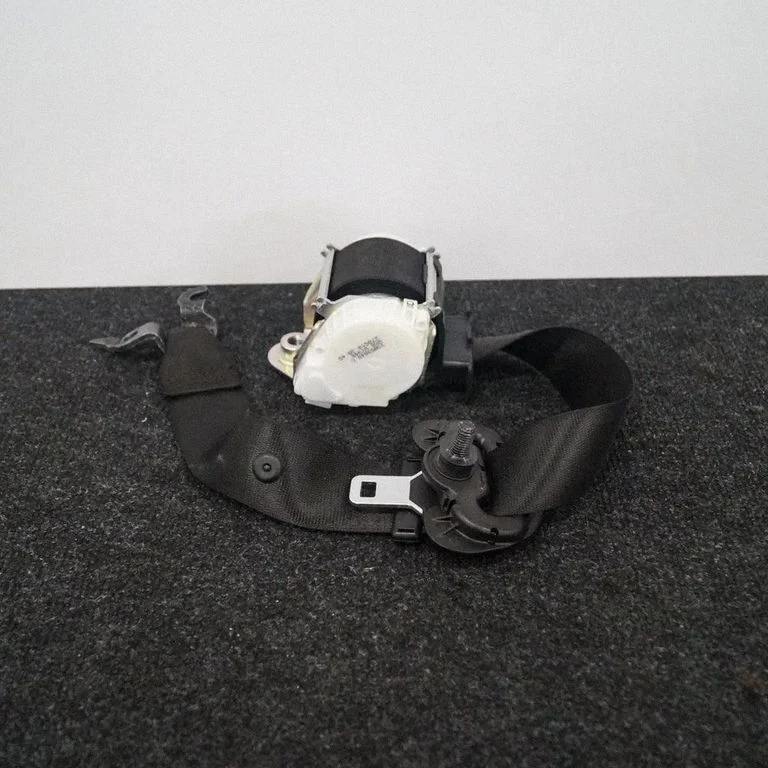 Priekšējā drošības josta 33059849C