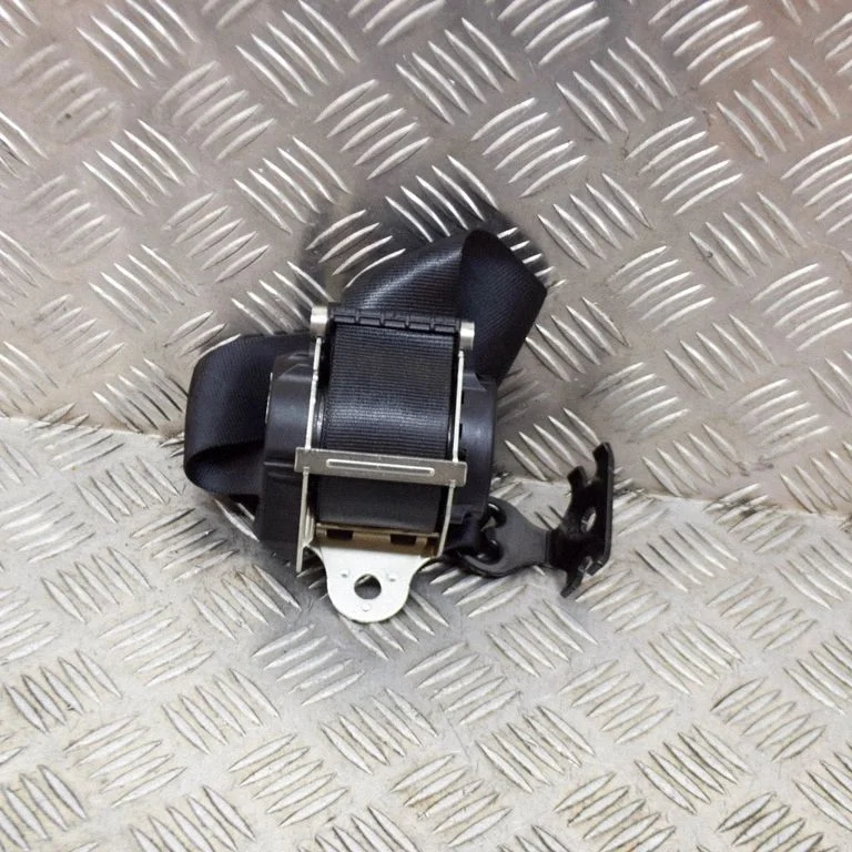 Middle seatbelt (rear) 6700125100