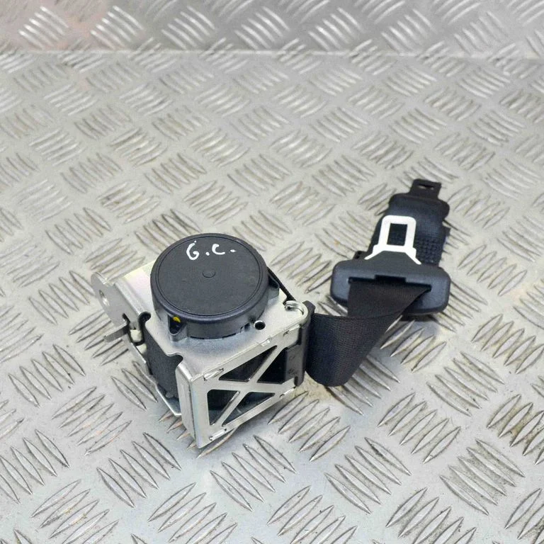Middle seatbelt (rear) E20612377