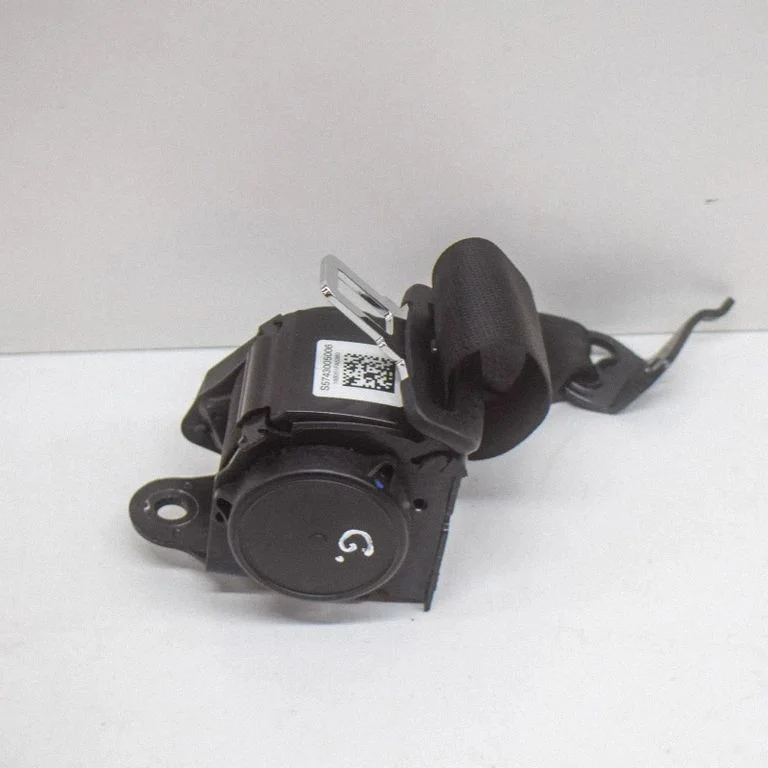 Middle seatbelt (rear) – BMW 5 Series G30 G31 G38 (2016-)