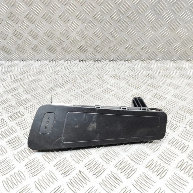 Seat airbag 95B880441