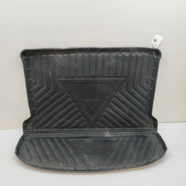 Trunk/boot floor carpet liner