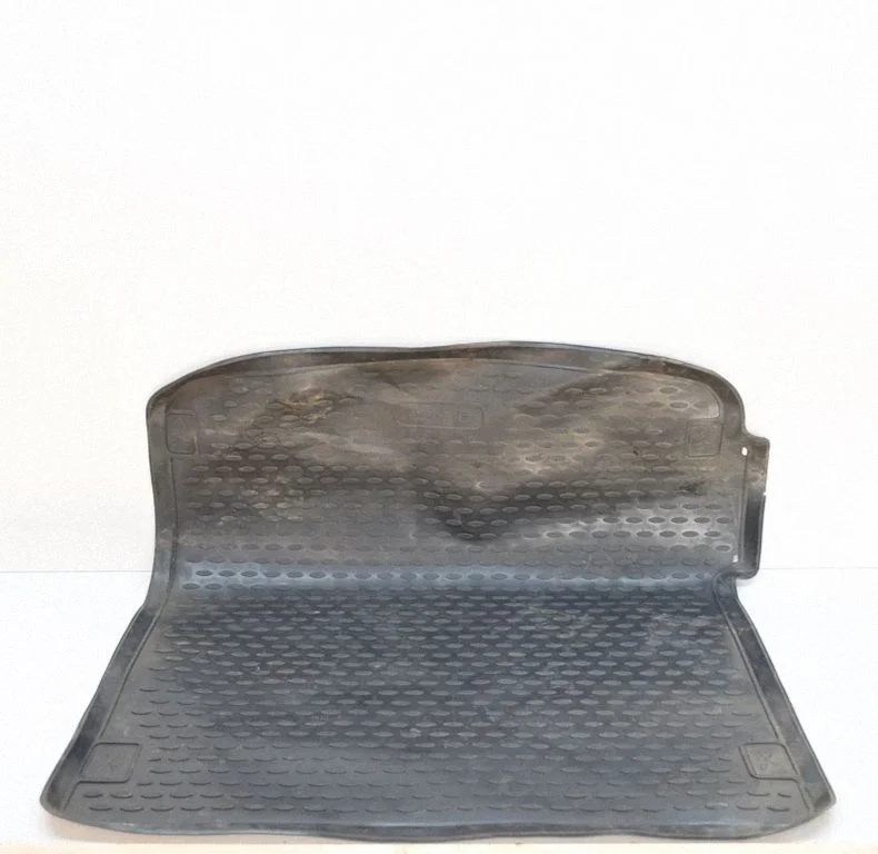 Trunk/boot floor carpet liner